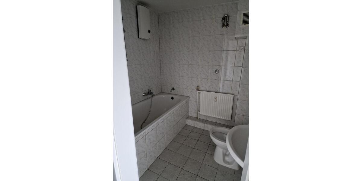 Etagenwohnung Duisburg Mittelmeiderich - 3 Zimmer, 74 m&sup2;, 630&euro; | Angebot:25614422