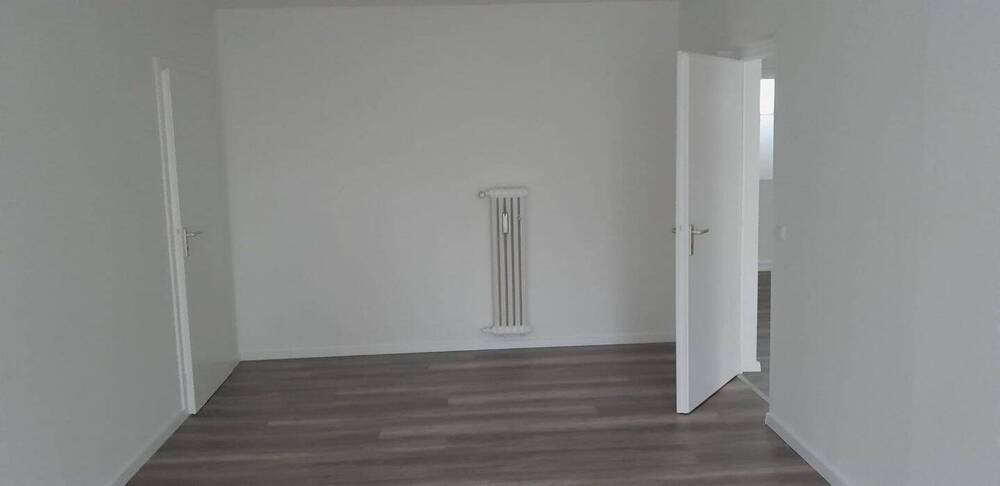 Sehr funktionale Büro- Praxis oder Galeriefläche in gutsichtbarer und frequentierter Lage