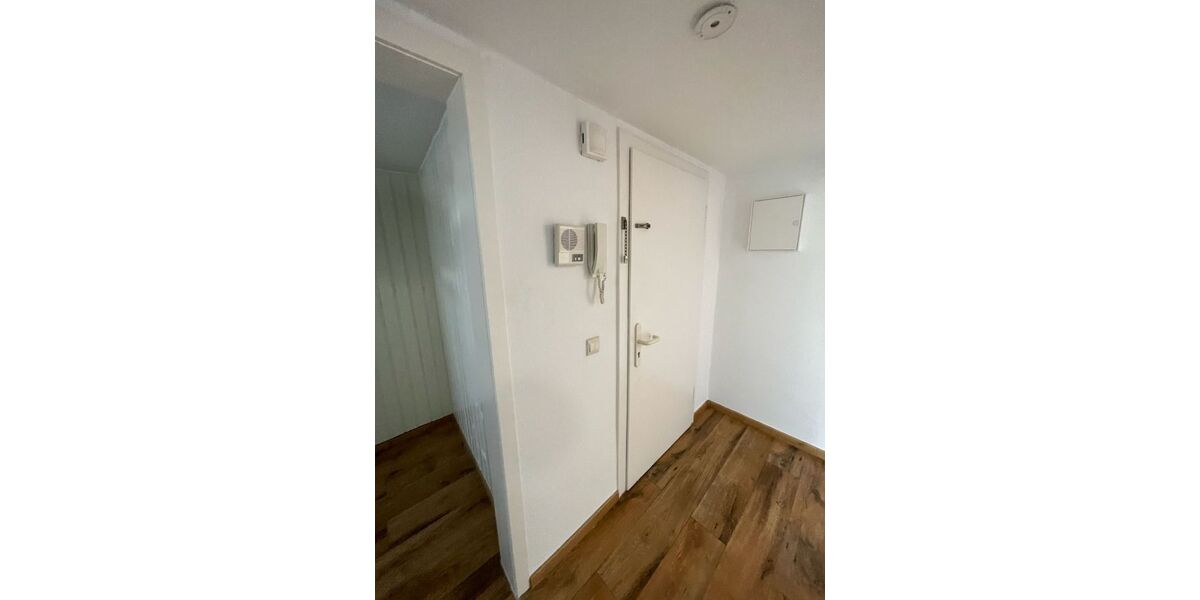 Provisionsfrei* SOFORT FREI! Rhein-nah - 2-Zm Penthouse Oberkassel - renoviert, Klimaanlage Einbauküche 55m² - Einfamilienhaus Düsseldorf Oberkassel | Angebot:27074522