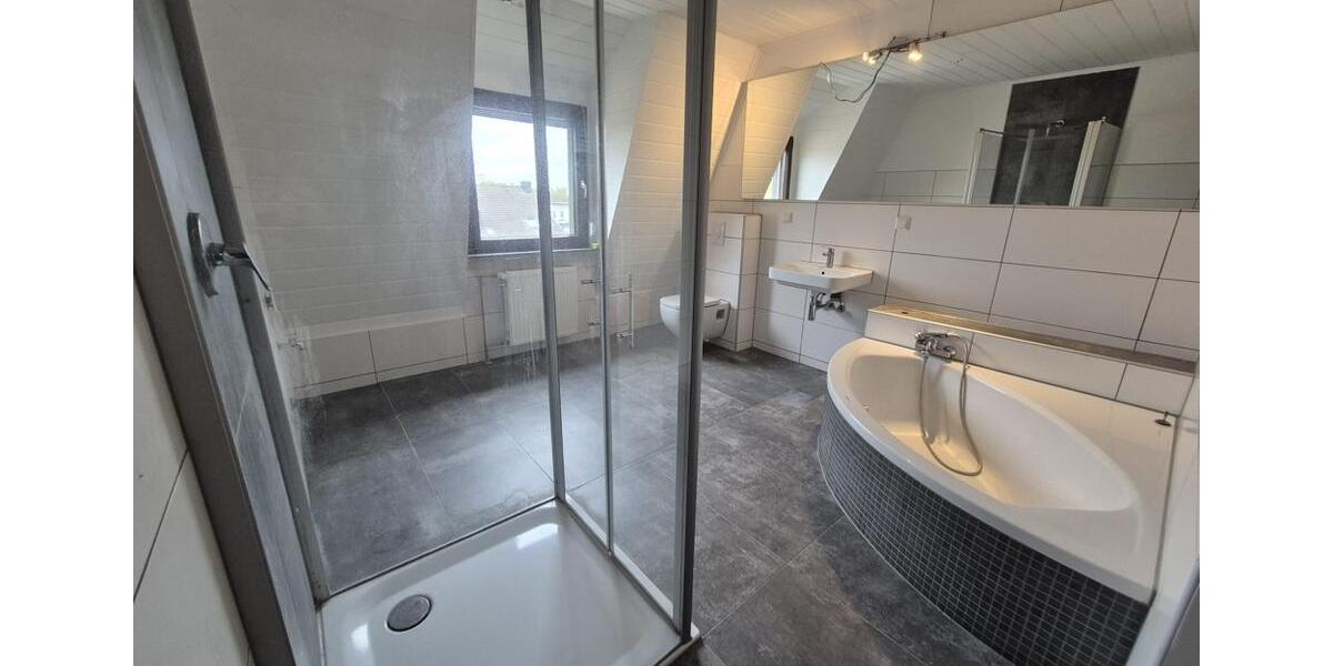 Wieder verfügbar!! Wohnen unterm Dach mit Stil – Frisch renovierte Rückzugsoase mit Charme! 2 zimmer