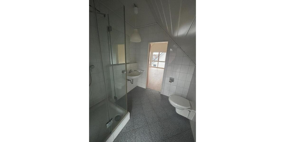 Frisch Renovierte 3 Zimmer Wohnung in ruhiger Lage 3 zimmer