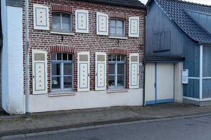 Zwei Einfamilienhäuser in zentraler Lage von GV-Hemmerden zimmer