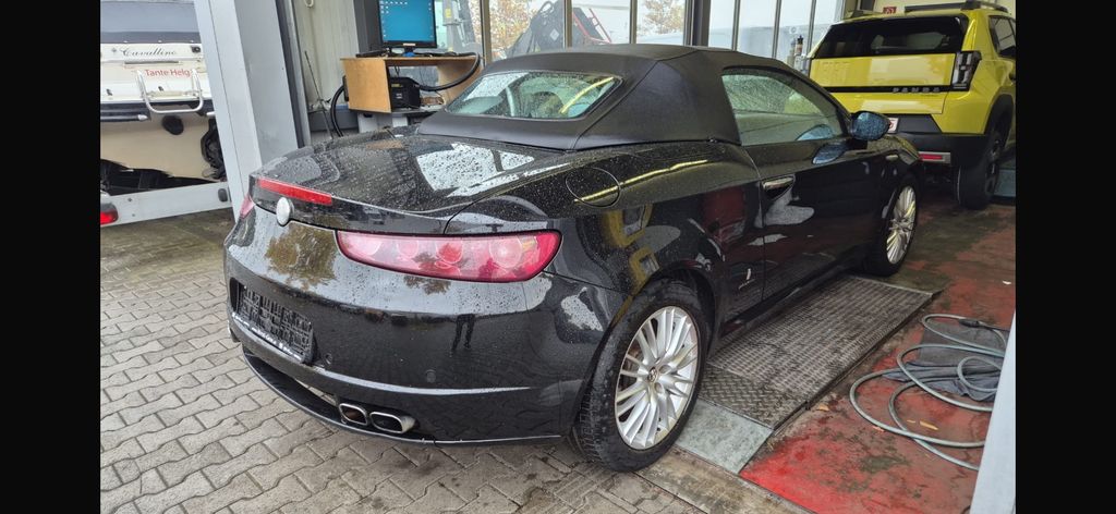 Alfa Romeo Spider 78.900 km 12.900 &euro; Remscheid 42855