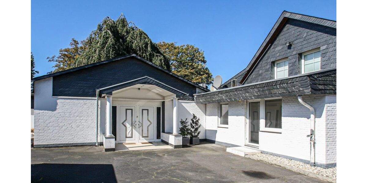 Imposantes Landhaus mit diversen Nebengebäuden 7 zimmer