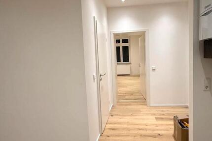 2-Zimmer Altbauwohnung + Balkon in Düsseldorf ab 1.2.26 2 zimmer