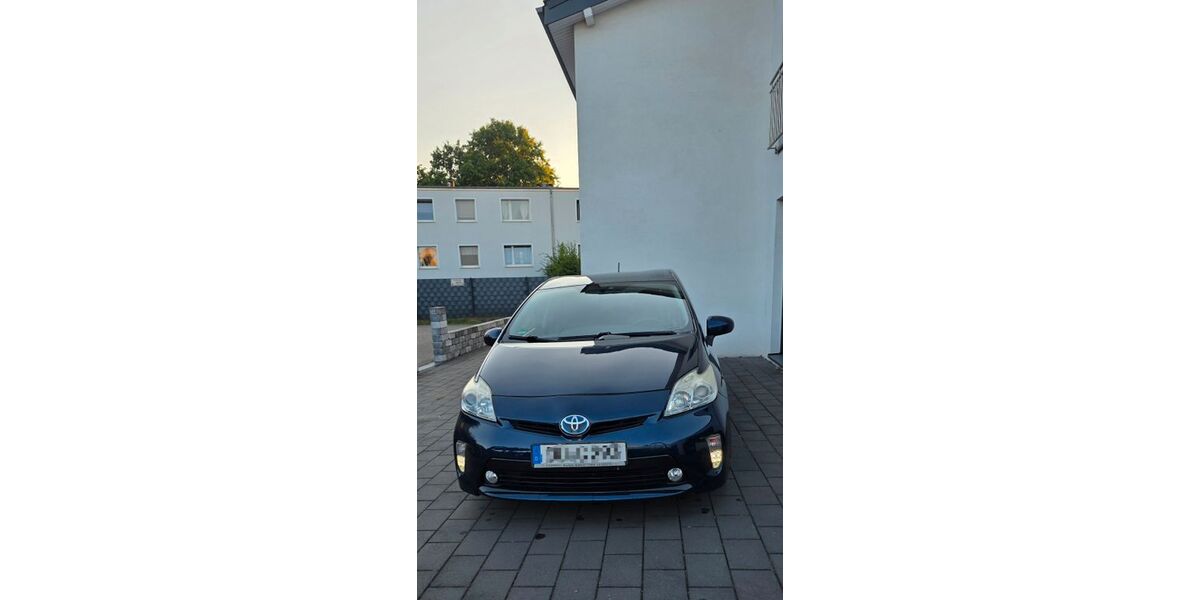 Toyota Prius 117.000 km 11.500 &euro; Duisburg 47179
