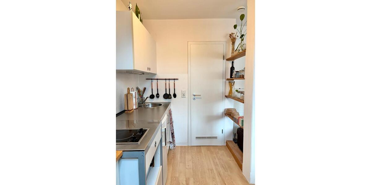 Dachgeschoßwohnung Düsseldorf Stadtbezirk 9 - 1 Zimmer, 33 m&sup2;, 460&euro; | Angebot:26153548