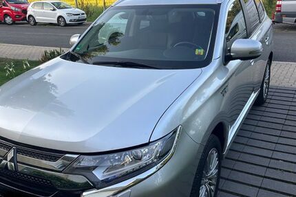 Mitsubishi Plug-in Hybrid Outlander 43.000 km 22.000 &euro; Oberhausen 46147