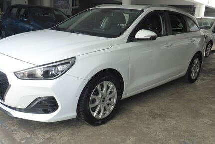 Hyundai i30 150.000 km 11.250 € Düsseldorf 40223