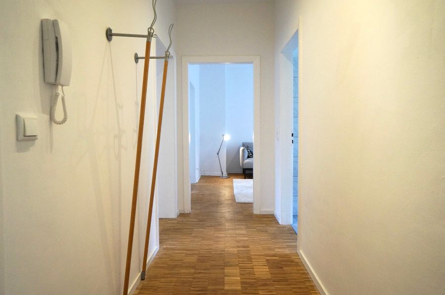 Sehr schöne 3 Zimmer Whg komplett möbliert ! Fußläufig zum HBf ! 3 zimmer