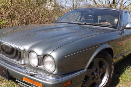 Jaguar Daimler 225.618 km 12.850 € Mettmann 40822