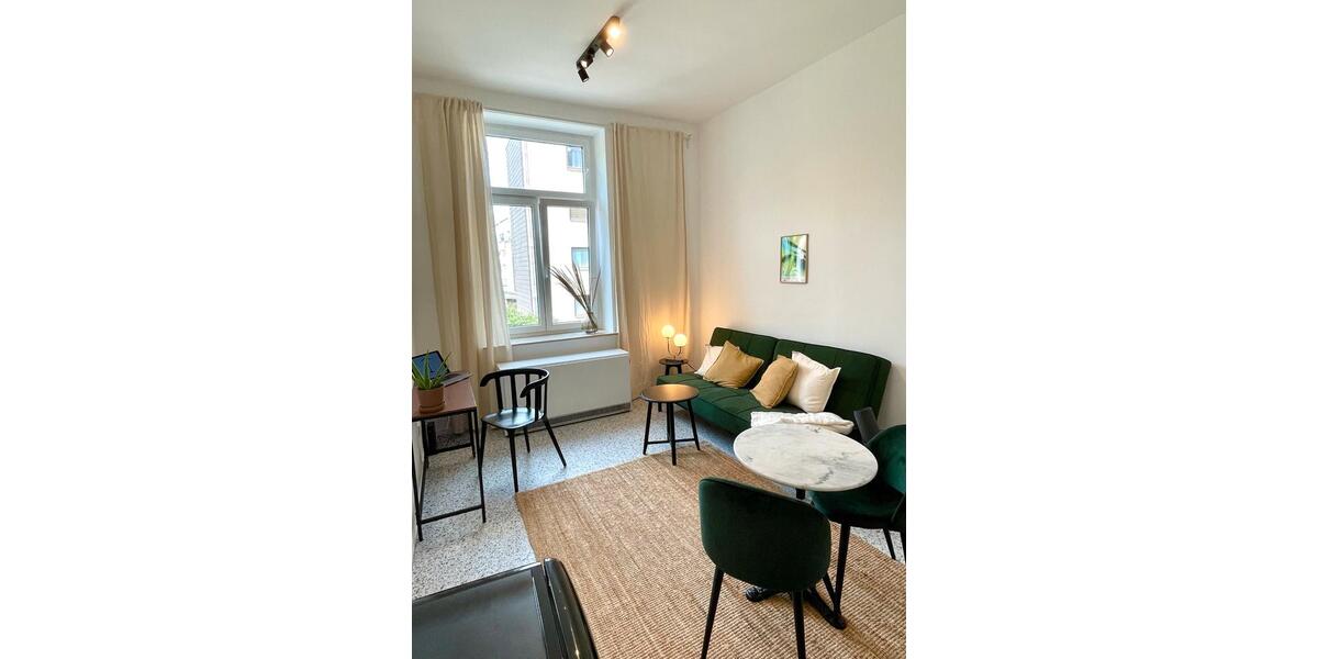 Möblierte sanierte Altbau City-Wohnung in Unterbilk zimmer