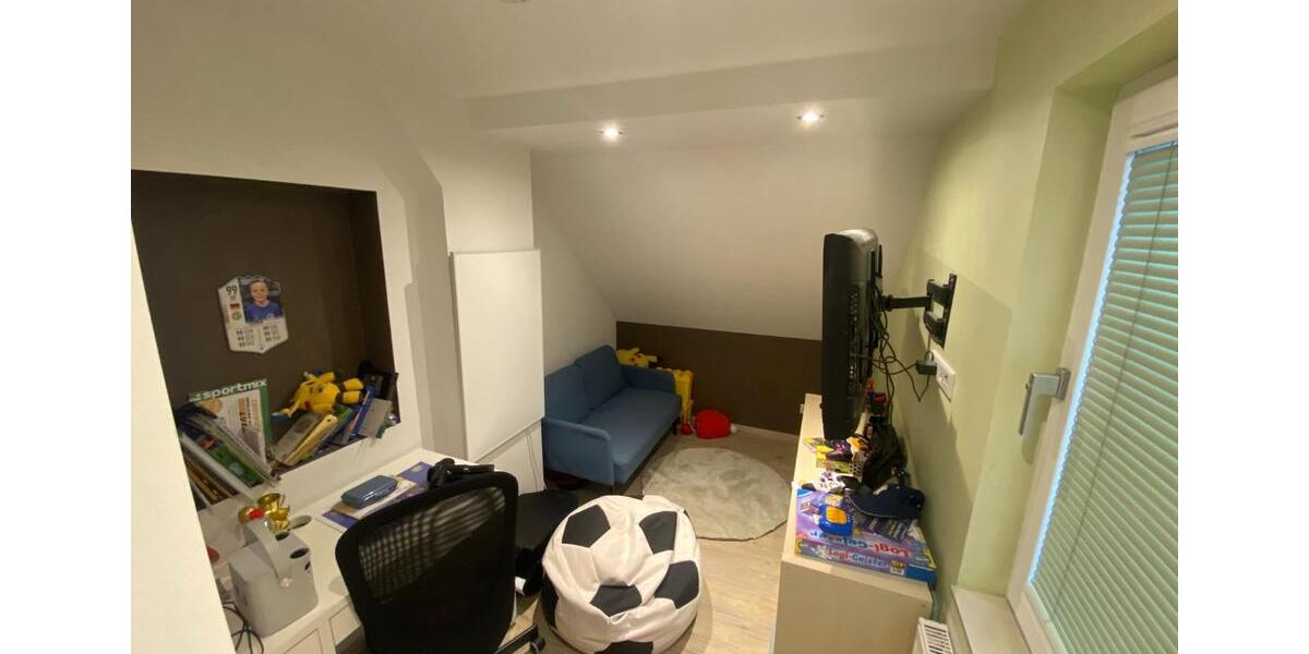 kernsaniertes Traumhaus mit schönem Garten, Pool und Partyraum 7 zimmer