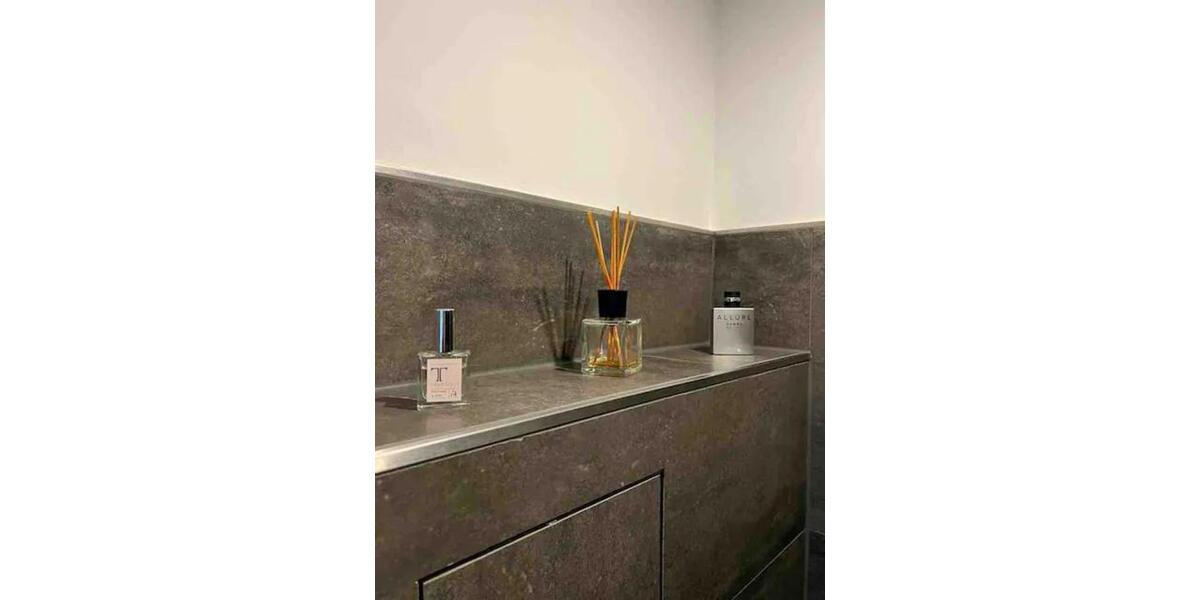 Etagenwohnung Neuss - 2 Zimmer, 70 m&sup2;, 1.300&euro; | Angebot:25806836