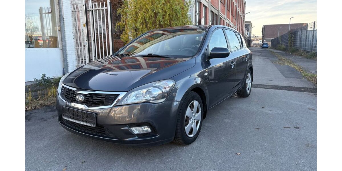 Kia ceed / Ceed 169.000 km 1.800 &euro; Hilden 40721