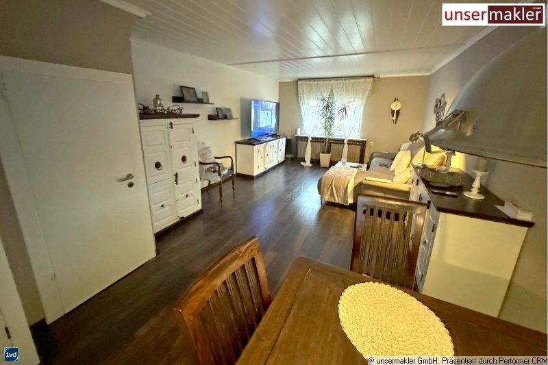 DHH mit Anbaupotenzial und neuer Wärmepumpe 3 zimmer