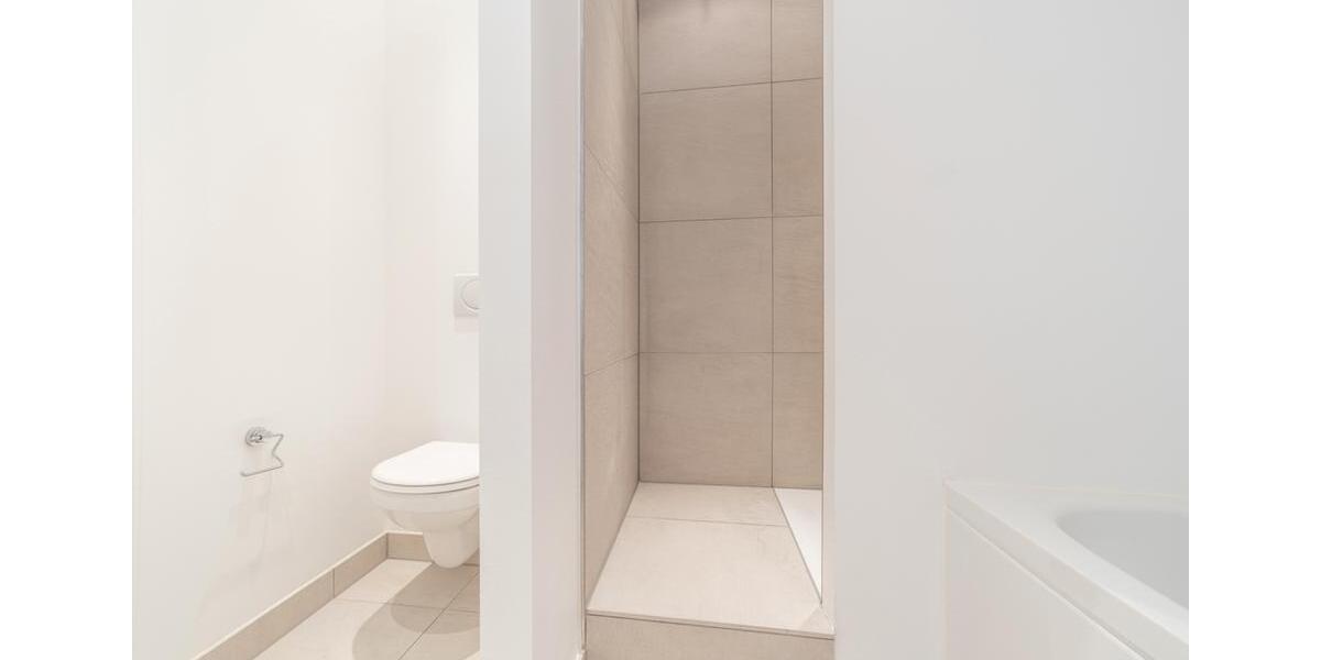 Etagenwohnung Düsseldorf Niederkassel - 3 Zimmer, 133 m&sup2;, 2.850&euro; | Angebot:25330845