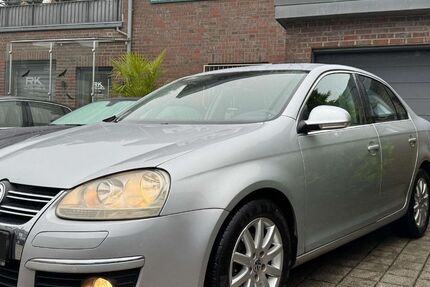 VW Jetta 172.000 km 2.500 &euro; Solingen 42651