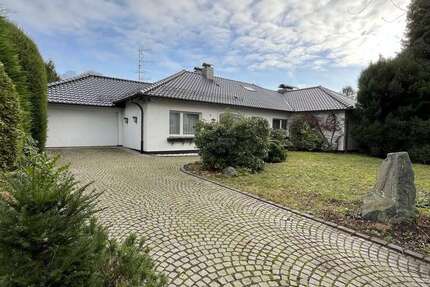 Haus zum Kaufen in Solingen 680.000 € 230 m² 5 zimmer