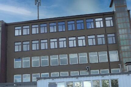 VIELSEITIG NUTZBARE BÜRO-PRAXISRÄUME MIT 11 STELLPLÄTZEN  FLEXIBEL UND ZENTRAL (9128) zimmer