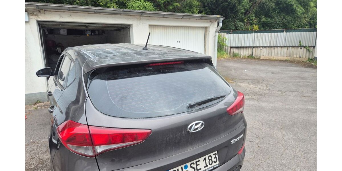 Hyundai TUCSON 143.365 km 10.450 &euro; Duisburg 47138