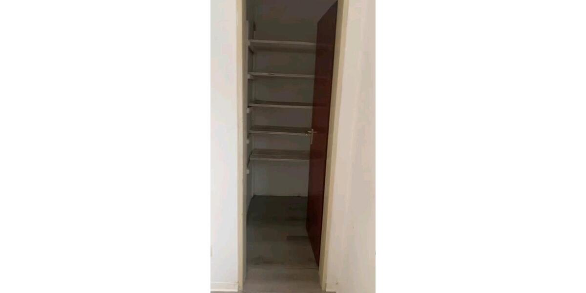 Etagenwohnung Grevenbroich Neuenhausen - 3 Zimmer, 89 m&sup2;, 950&euro; | Angebot:23860985