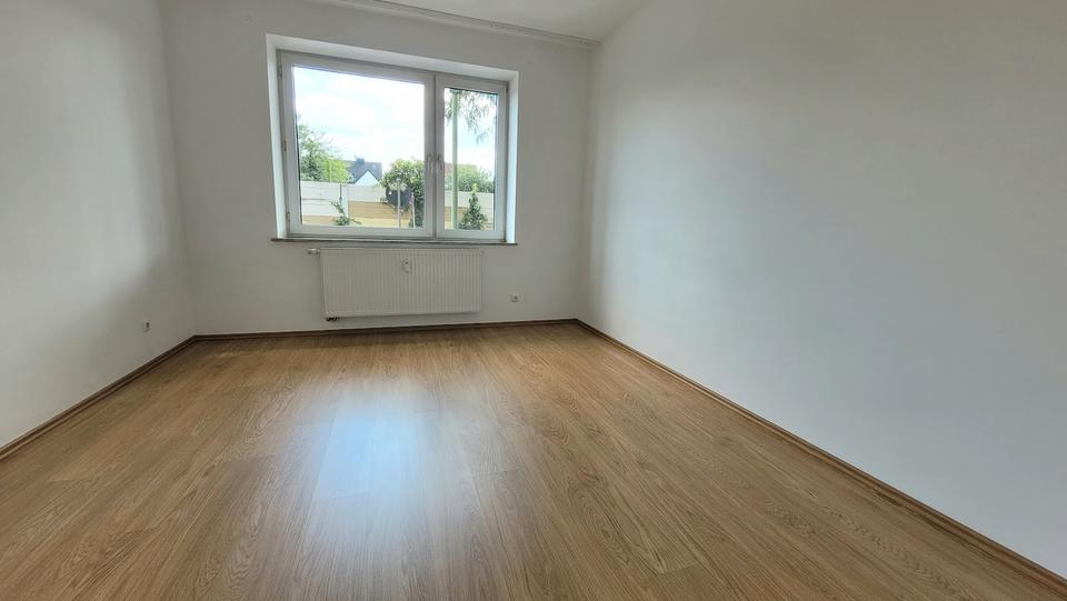 Erdgeschoßwohnung Essen Stadtbezirk III - 2 Zimmer, 68 m&sup2;, 549&euro; | Angebot:23715590