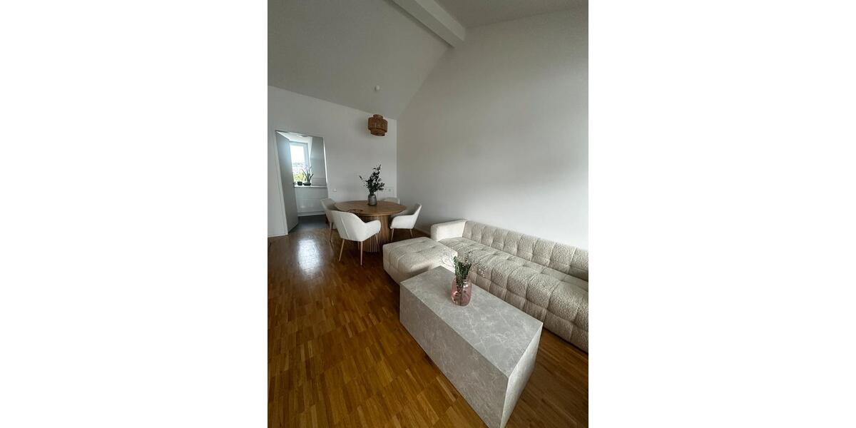 Dachgeschoßwohnung Düsseldorf Stadtbezirk 6 - 2 Zimmer, 61 m&sup2;, 694&euro; | Angebot:26262994