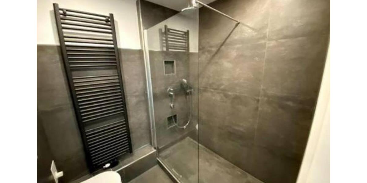 Etagenwohnung Neuss - 2 Zimmer, 70 m&sup2;, 1.300&euro; | Angebot:25806836