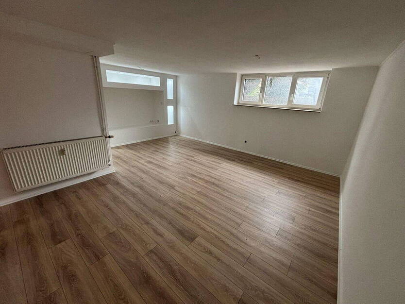 Aufgepasst charmantes 28m2 großes Flächenwunder im Souterrain - frisch renoviert!