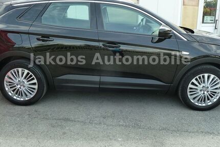 Opel Grandland (X) 110.000 km 13.900 € Duisburg 47269