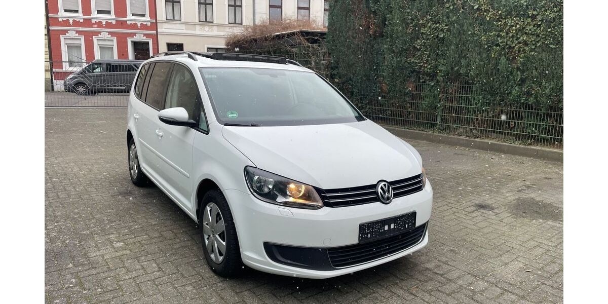 VW Touran 159.987 km 9.000 &euro; Mönchengladbach 41061