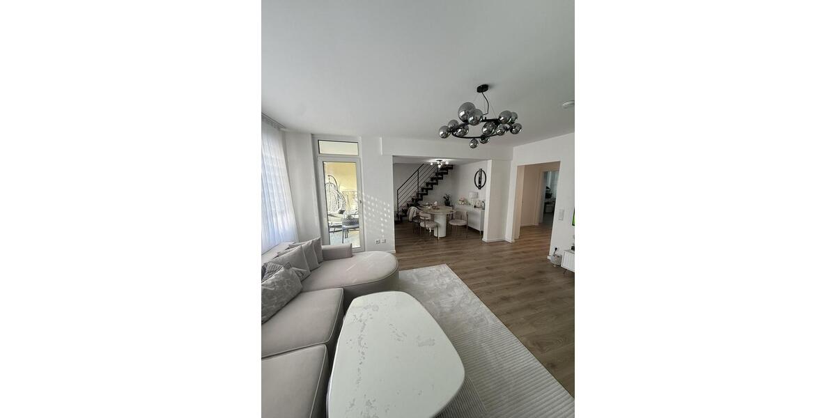 Maisonettenwohnung Düsseldorf Stadtbezirk 9 - 5 Zimmer, 125 m&sup2;, 1.800&euro; | Angebot:26194304