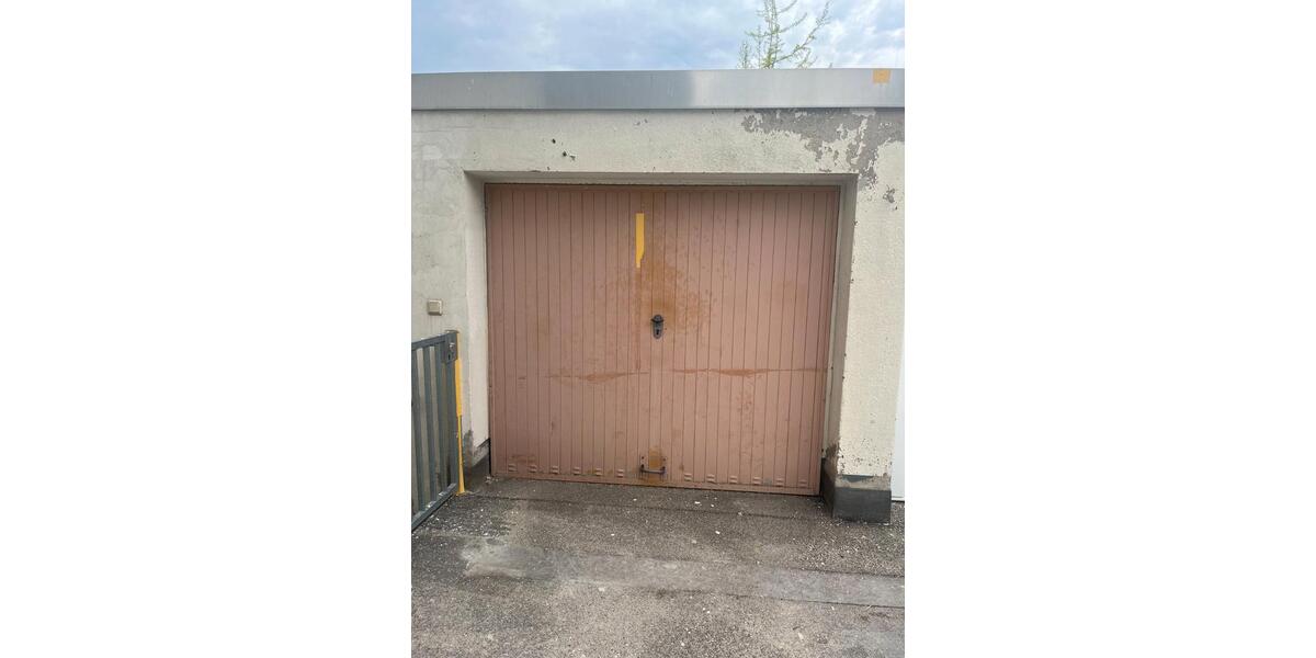 Garagen / Stellplätze Düsseldorf Heerdt - 130&euro; | Angebot:25906502