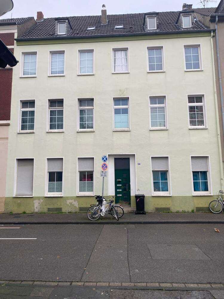 Haus zum Kaufen in Krefeld 325.000 € 270 m²
