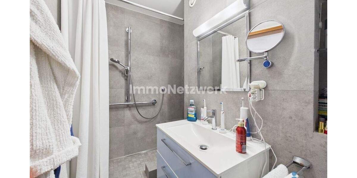 Etagenwohnung Neuss Innenstadt - 3 Zimmer, 78 m&sup2;, 275.000&euro; | Angebot:25821775