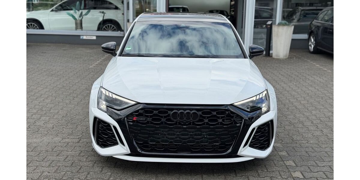 Audi RS3 40.029 km 52.999 &euro; Viersen 41748