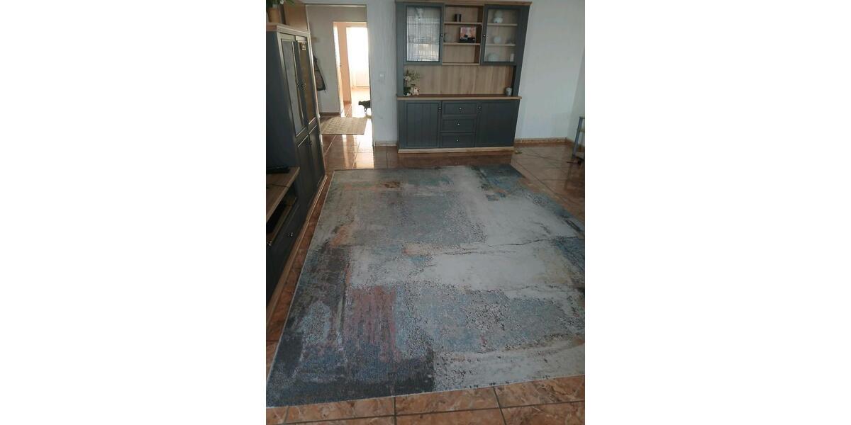 Etagenwohnung Neuss - 4 Zimmer, 108 m&sup2;, 280.000&euro; | Angebot:25745996