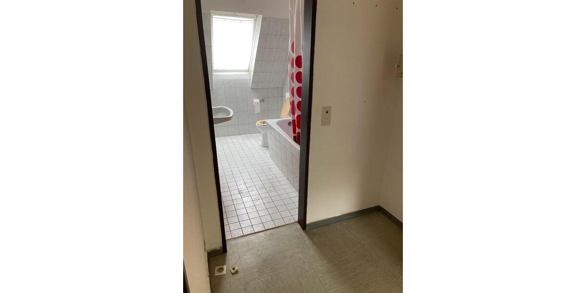 Dachgeschoßwohnung Neuss Reuschenberg - 3 Zimmer, 45 m&sup2;, 650&euro; | Angebot:26347750