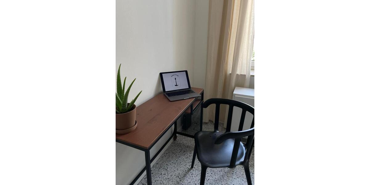 Möblierte sanierte Altbau City-Wohnung in Unterbilk zimmer