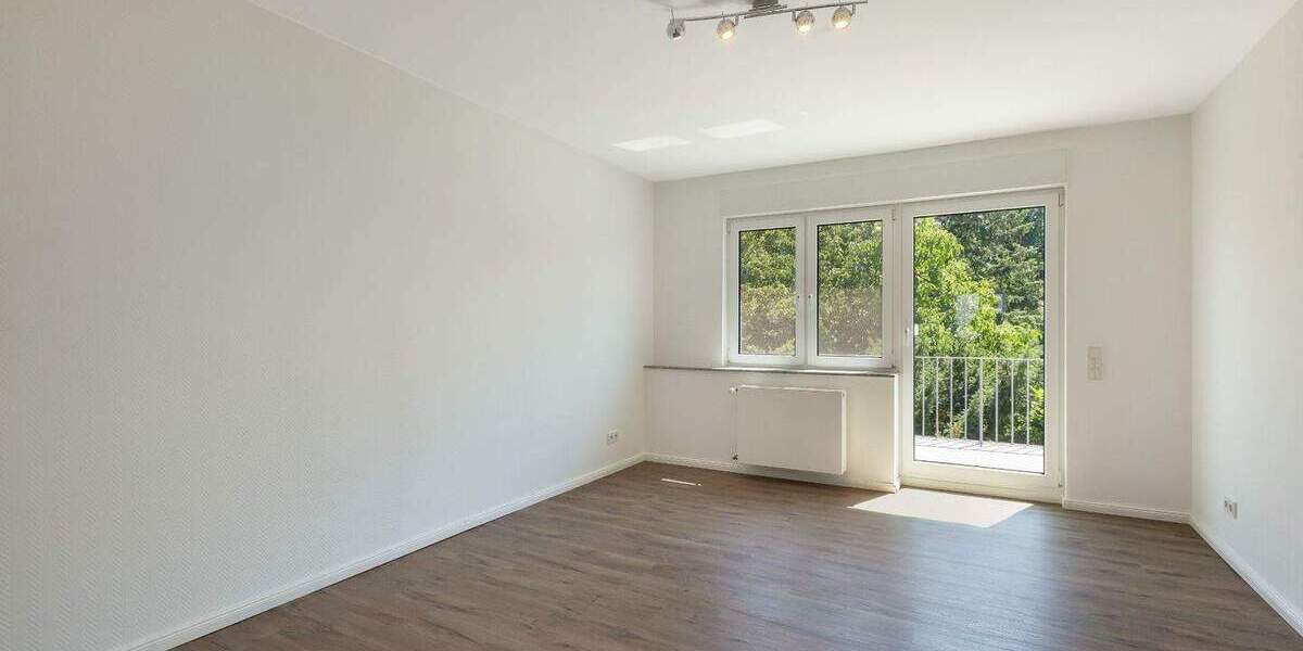 Einfamilienhaus Düsseldorf Lörick - 9 Zimmer, 178 m&sup2;, 1.200.000&euro; | Angebot:23950738