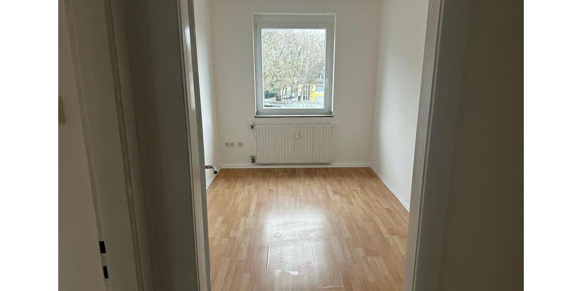 von privat: 3-Zimmerwohnung in Oberhausen Lirich zentrale Lage 3 zimmer