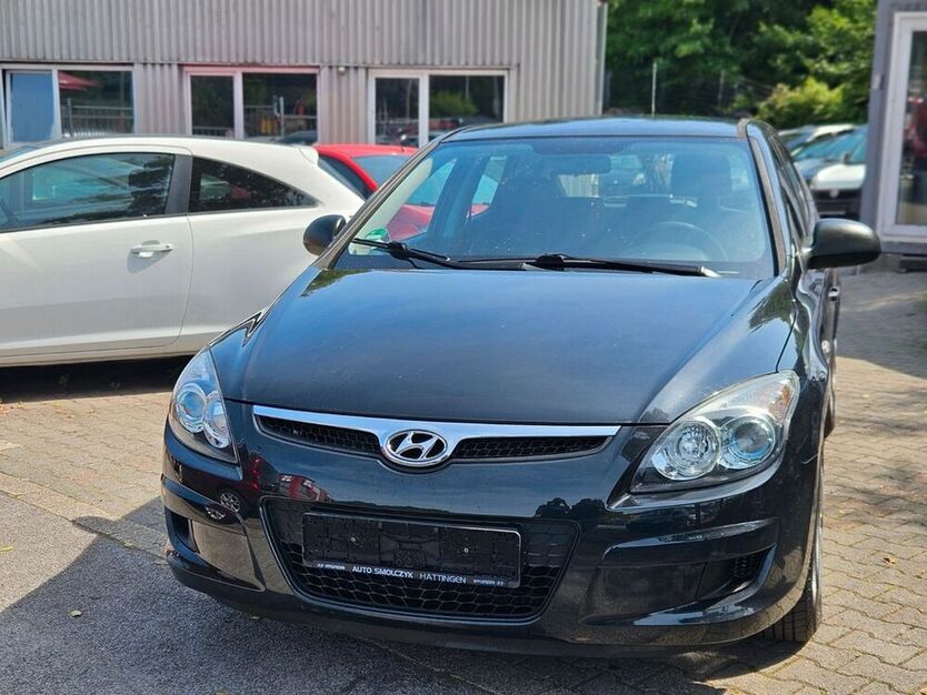 i30