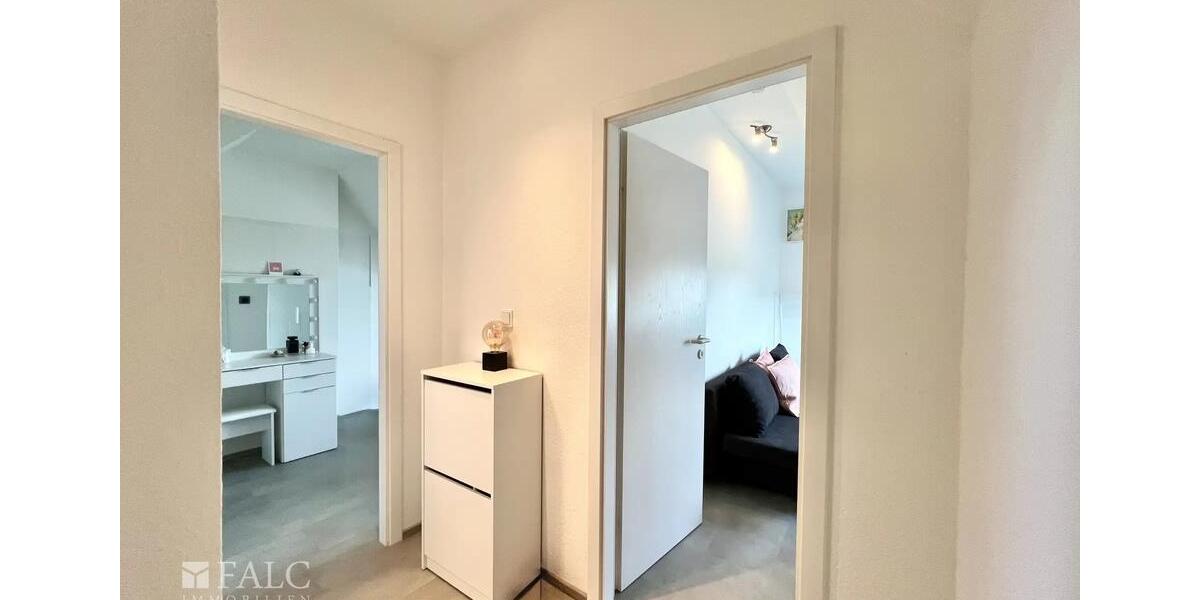 Möblierte Maisonette-Wohnung mit Balkon & TG in Düsseldorf-Unterrath 3 zimmer