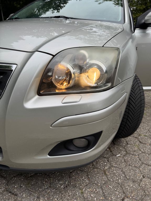 Toyota Avensis 260.000 km 2.650 € Mönchengladbacher 41189