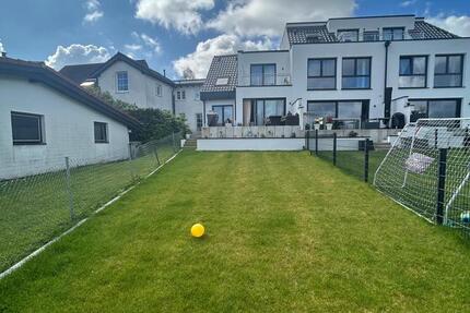 Haus Mettmann - 4 Zimmer, 135 m&sup2;, 2.250&euro; | Angebot:26268365