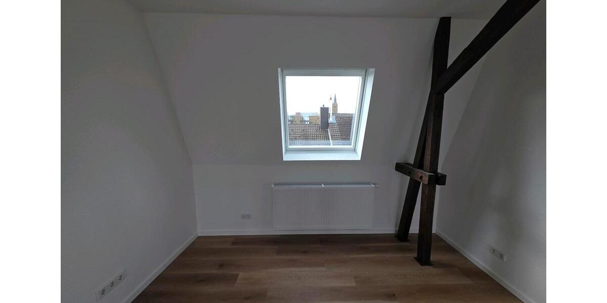 Dachgeschoßwohnung Mönchengladbach - 3 Zimmer, 92 m&sup2;, 1.176&euro; | Angebot:25646320