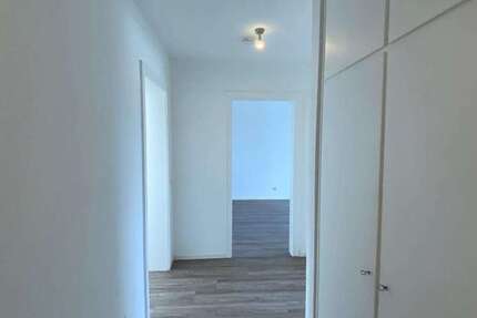 Wohnung Krefeld Krefeld-Mitte - 2 Zimmer, 67 m&sup2;, 685&euro; | Angebot:26882699