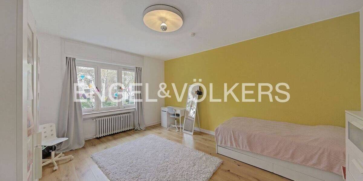 Mehrfamilienhaus, Wohnhaus Krefeld Cracau - 8 Zimmer, 256 m&sup2;, 3.200&euro; | Angebot:26364144