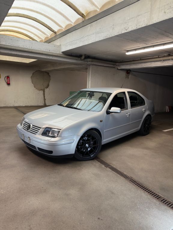 VW Bora 140.097 km 4.349 € Mönchengladbach 41061